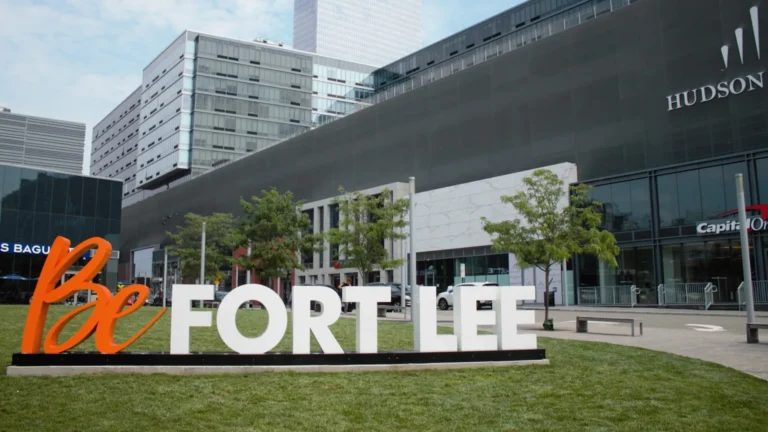 Photo By RyeCityRoller on Wikipedia